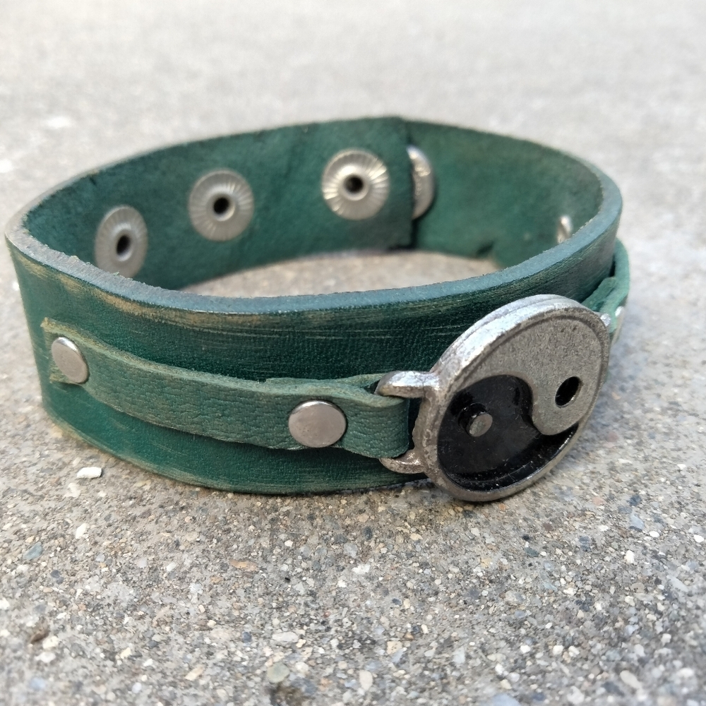Green Genuine Leather Yin Yang Snap Cuff Bracelet Unisex Adjustable